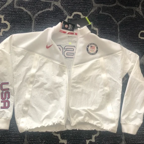 Very Rare USA Nike Team USA Windrunner
Women's Medal Stand Jacket - Picture 10 of 15